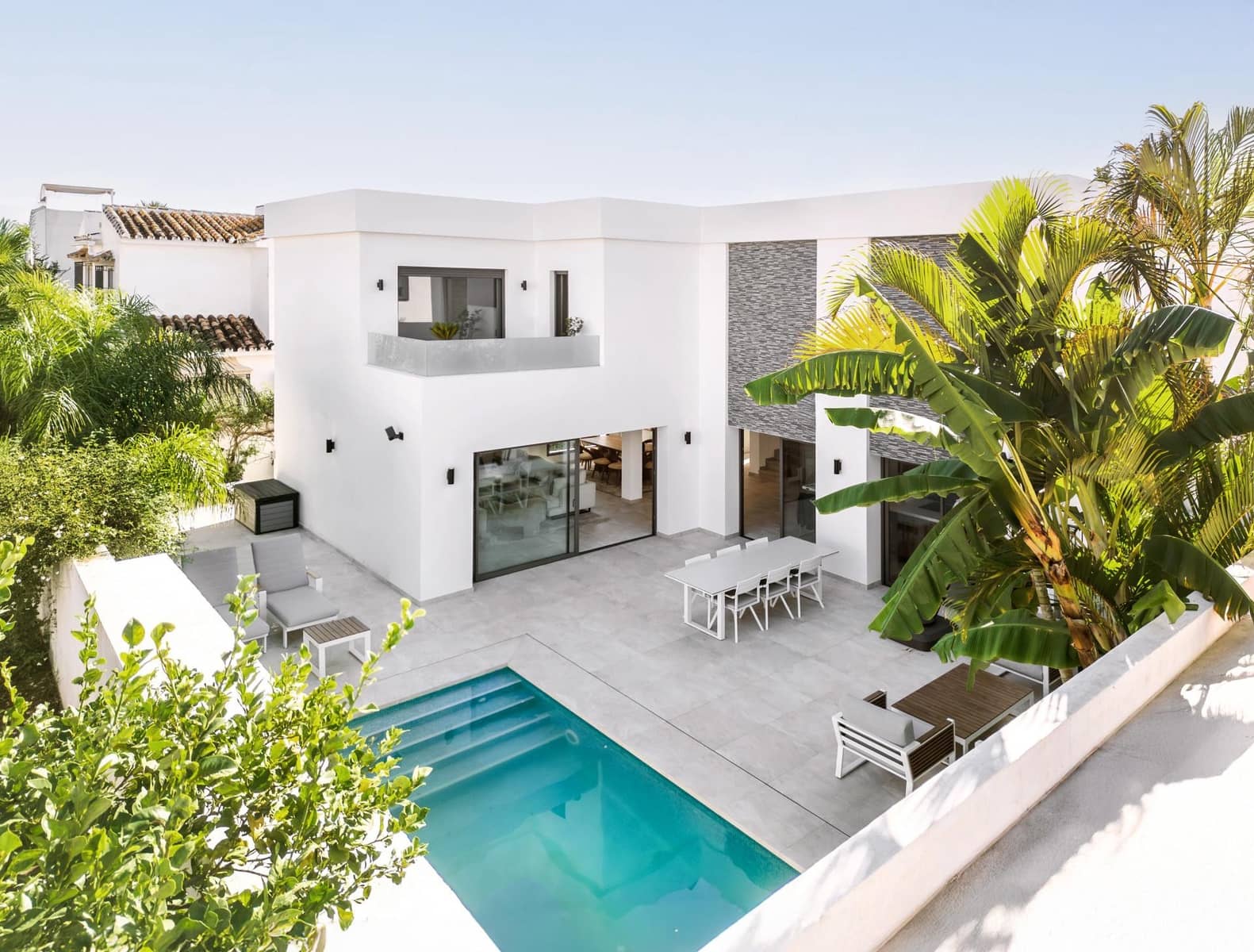 5 bedroom Villa for sale in Marbella with pool garage - € 2,350,000 (Ref: 9192277)