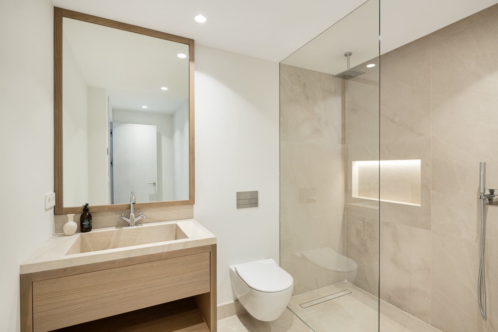 6 sypialnia Willa na sprzedaż w Marbella z basenem garażem - 8 950 000 € (Ref: 9192278)