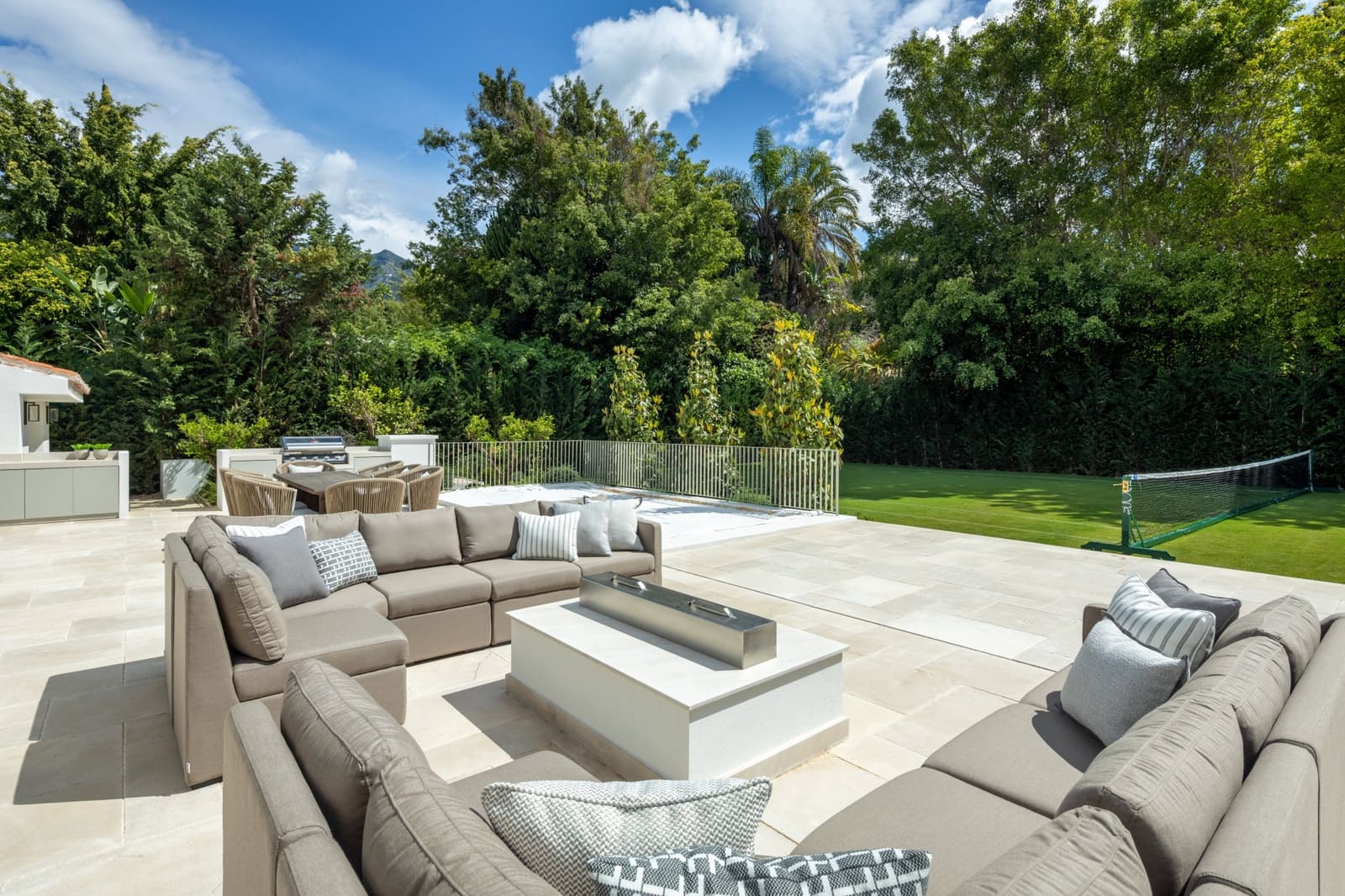 6 sypialnia Willa na sprzedaż w Marbella z basenem garażem - 8 950 000 € (Ref: 9192278)