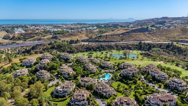 3 quarto Penthouse para venda em Benahavís com piscina garagem - 1 275 000 € (Ref: 9193732)