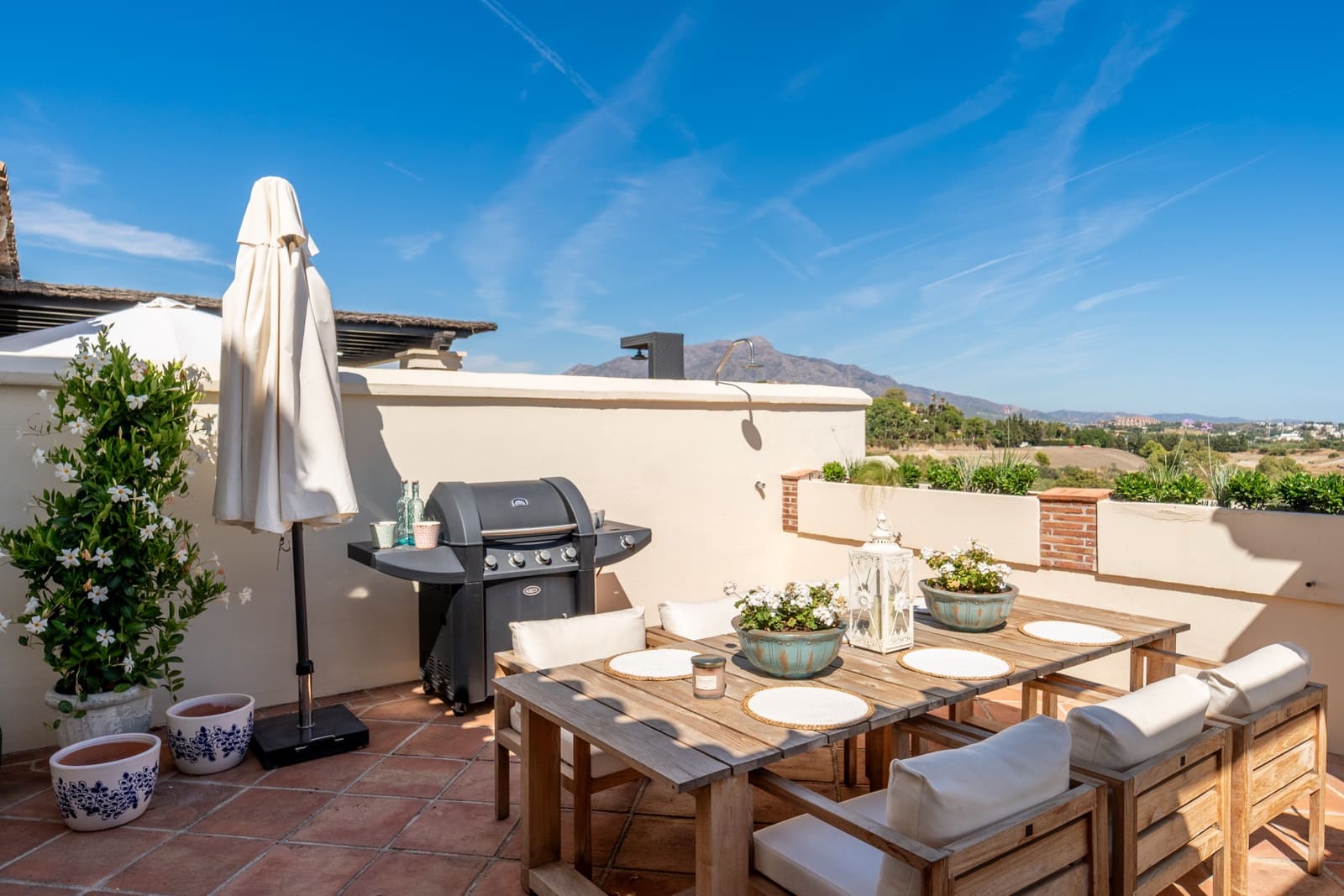 3 sypialnia Penthouse na sprzedaż w Benahavis z basenem garażem - 1 275 000 € (Ref: 9193732)