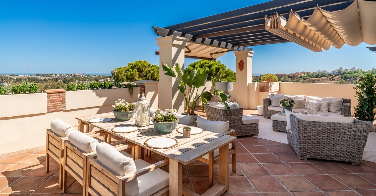 3 sypialnia Penthouse na sprzedaż w Benahavis z basenem garażem - 1 275 000 € (Ref: 9193732)