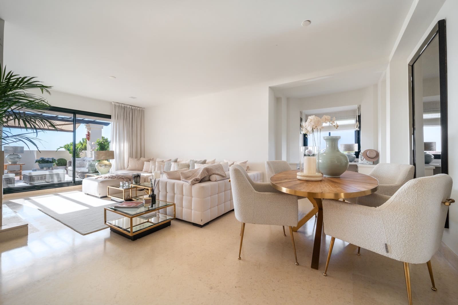 3 sypialnia Penthouse na sprzedaż w Benahavis z basenem garażem - 1 275 000 € (Ref: 9193732)