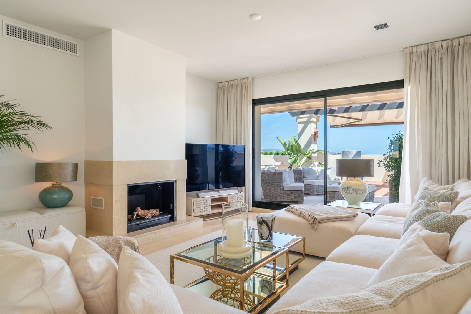 3 sypialnia Penthouse na sprzedaż w Benahavis z basenem garażem - 1 275 000 € (Ref: 9193732)