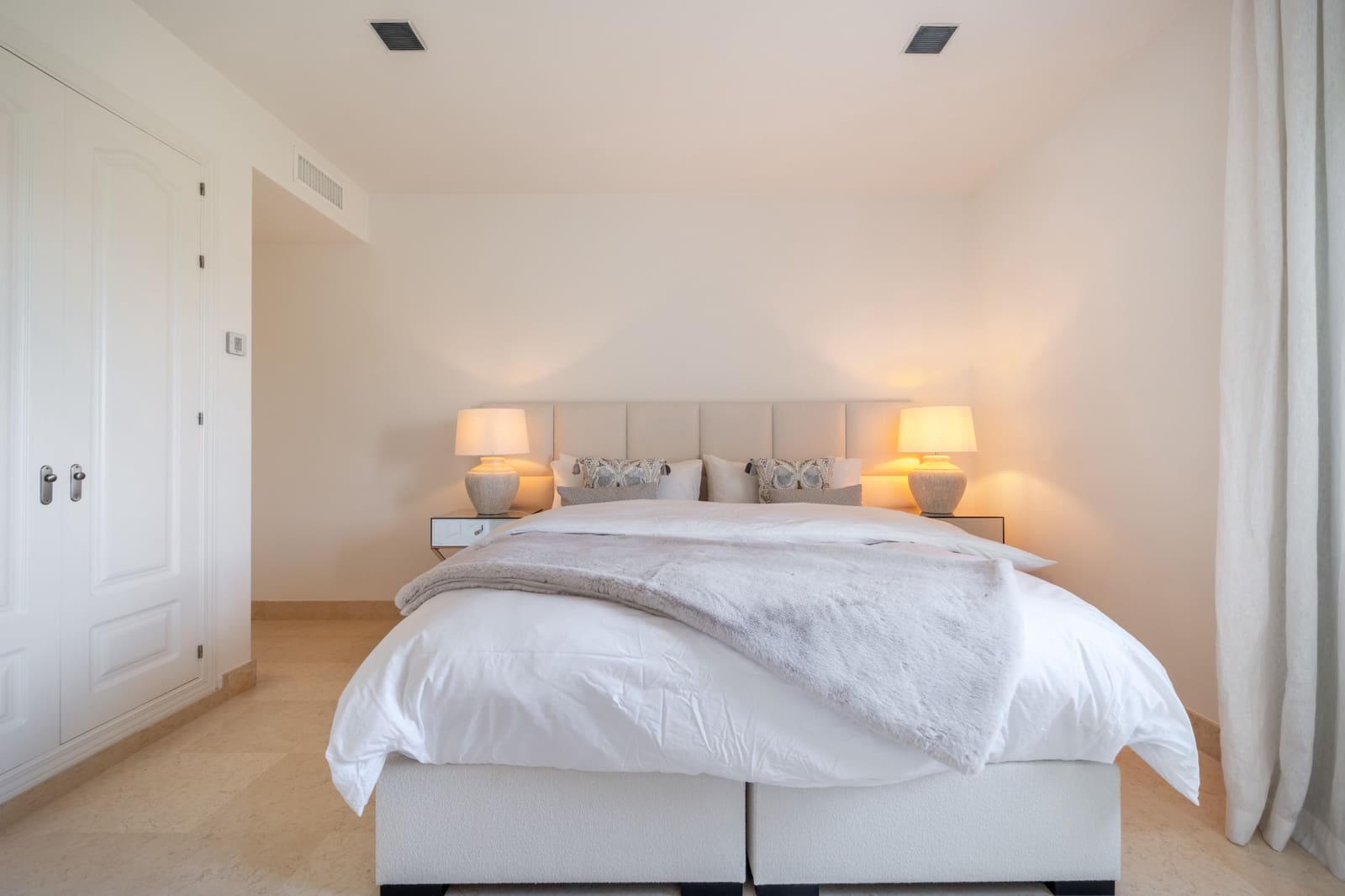 3 sypialnia Penthouse na sprzedaż w Benahavis z basenem garażem - 1 275 000 € (Ref: 9193732)