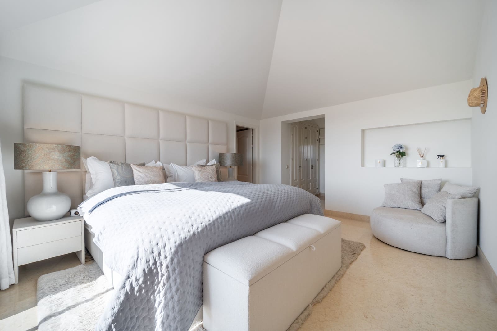 3 sypialnia Penthouse na sprzedaż w Benahavis z basenem garażem - 1 275 000 € (Ref: 9193732)