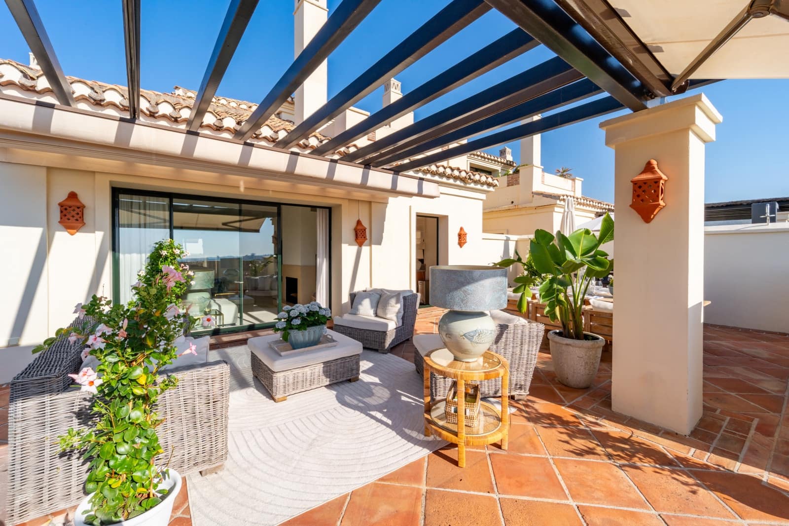 3 sypialnia Penthouse na sprzedaż w Benahavis z basenem garażem - 1 275 000 € (Ref: 9193732)