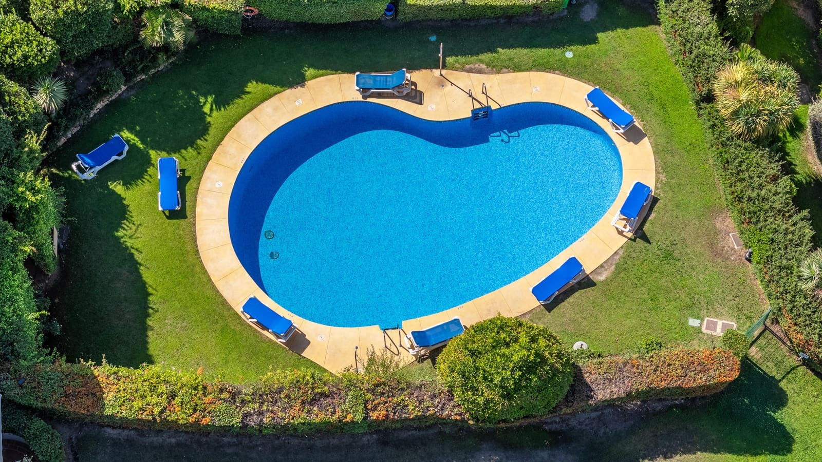 3 sypialnia Penthouse na sprzedaż w Benahavis z basenem garażem - 1 275 000 € (Ref: 9193732)
