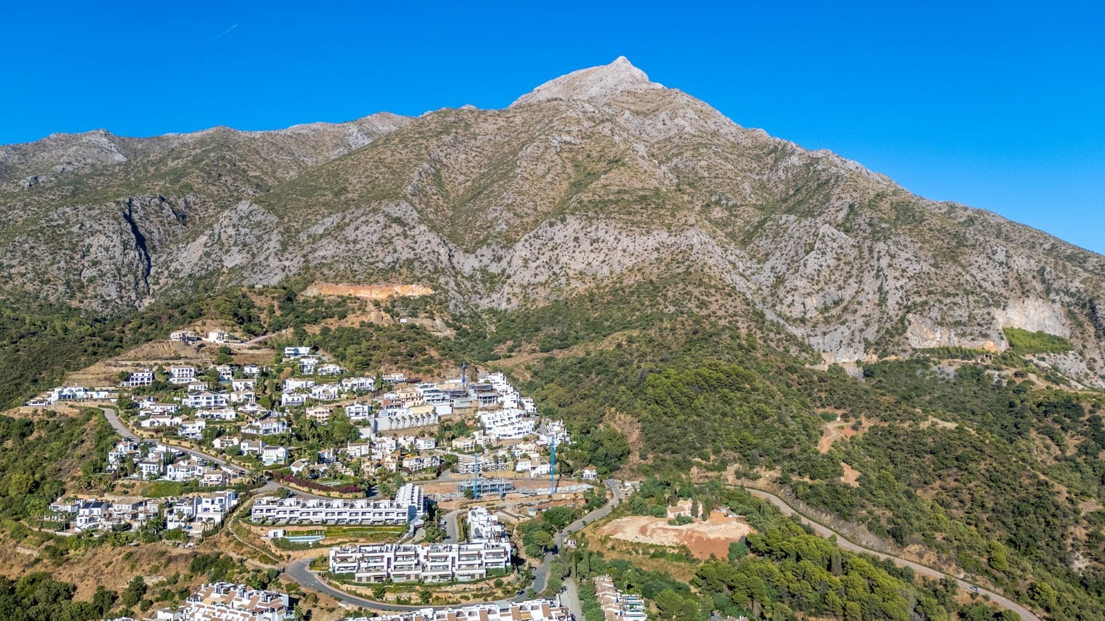 3 soveværelse Lejlighed til salg i Istan med swimmingpool garage - € 1.395.000 (Ref: 9208255)