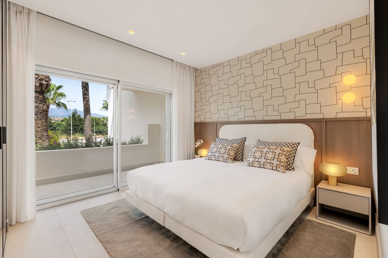 3 bedroom Apartment for sale in Estepona with pool garage - € 1,995,000 (Ref: 9215008)