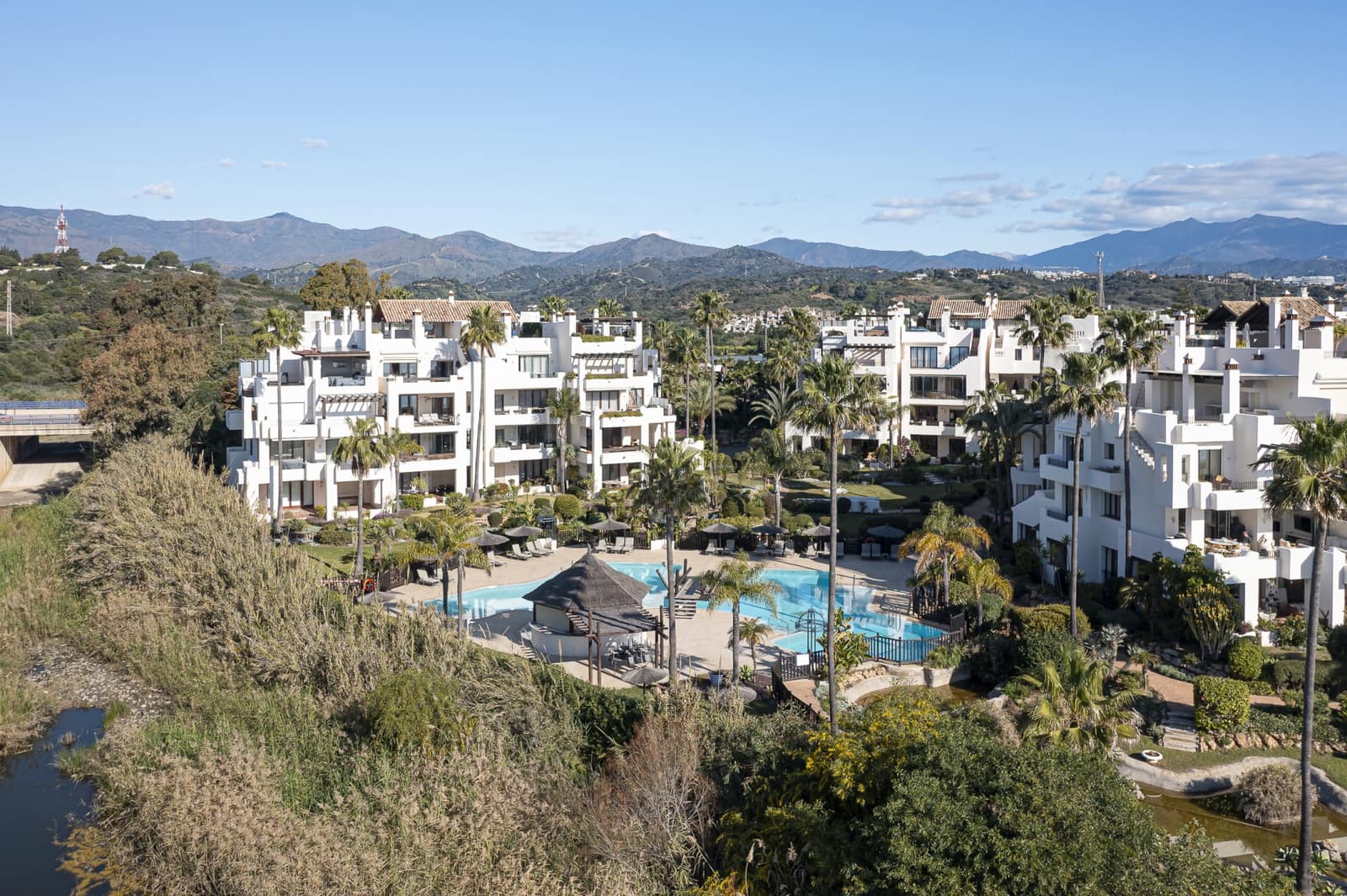 3 bedroom Apartment for sale in Estepona with pool garage - € 1,995,000 (Ref: 9215008)