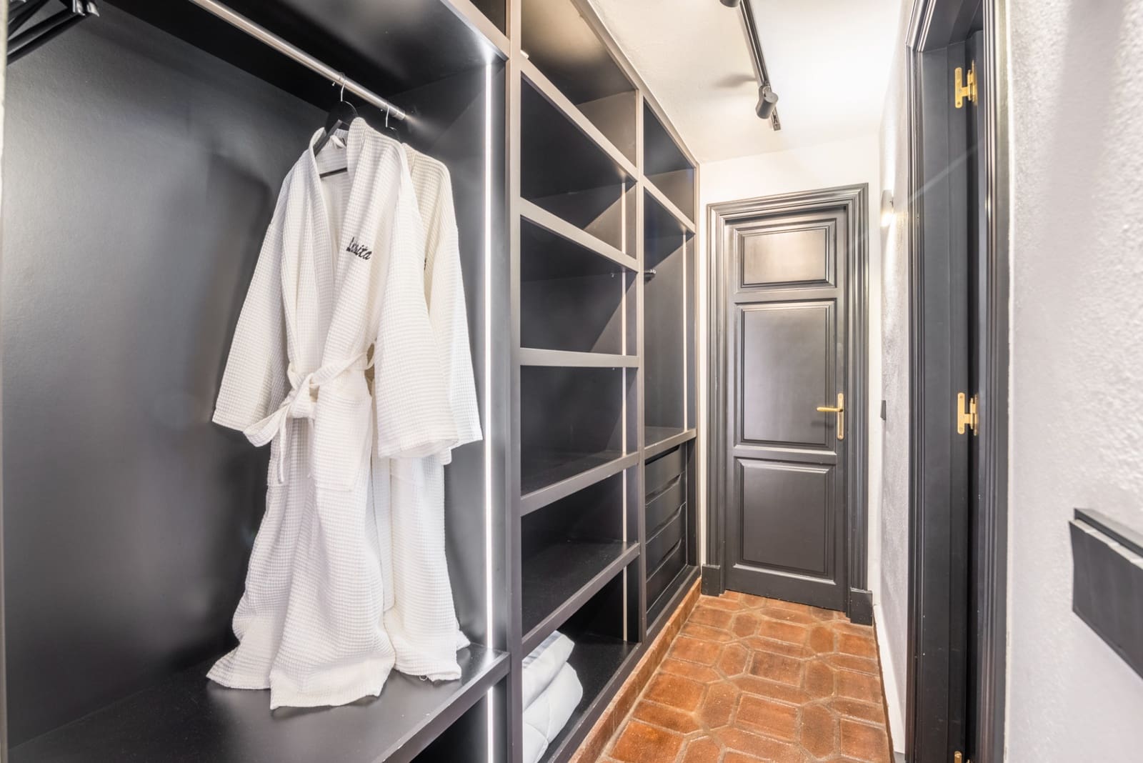 1 chambre Maison de Ville à vendre à Marbella avec piscine - 735 000 € (Ref: 9228463)