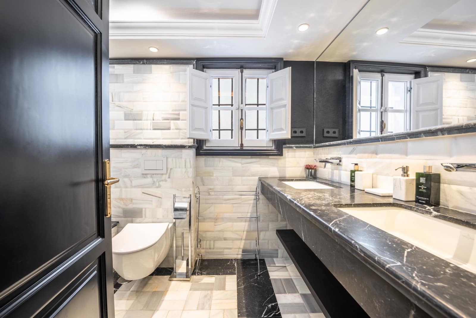 1 chambre Maison de Ville à vendre à Marbella avec piscine - 735 000 € (Ref: 9228463)