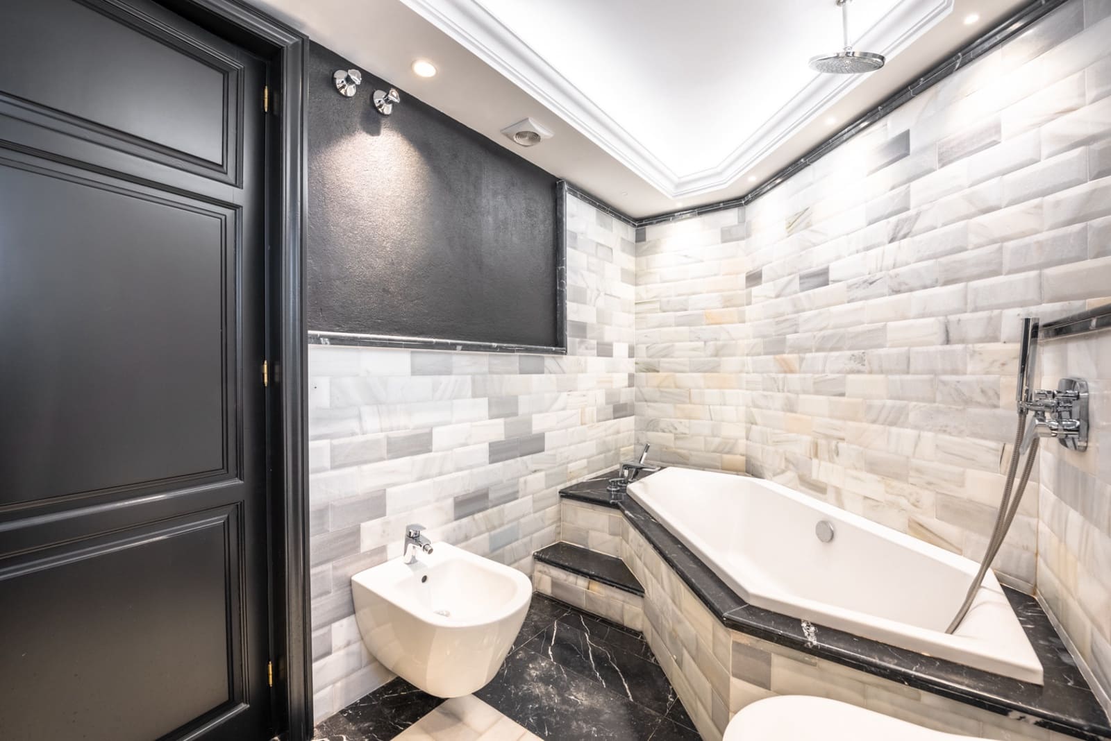 1 chambre Maison de Ville à vendre à Marbella avec piscine - 735 000 € (Ref: 9228463)