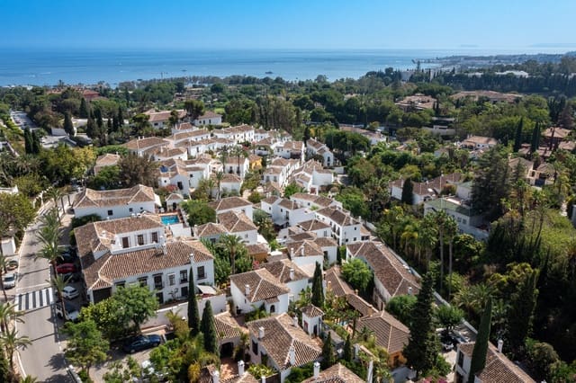 1 soverom Hus til salgs i Marbella med svømmebasseng - € 735 000 (Ref: 9228463)