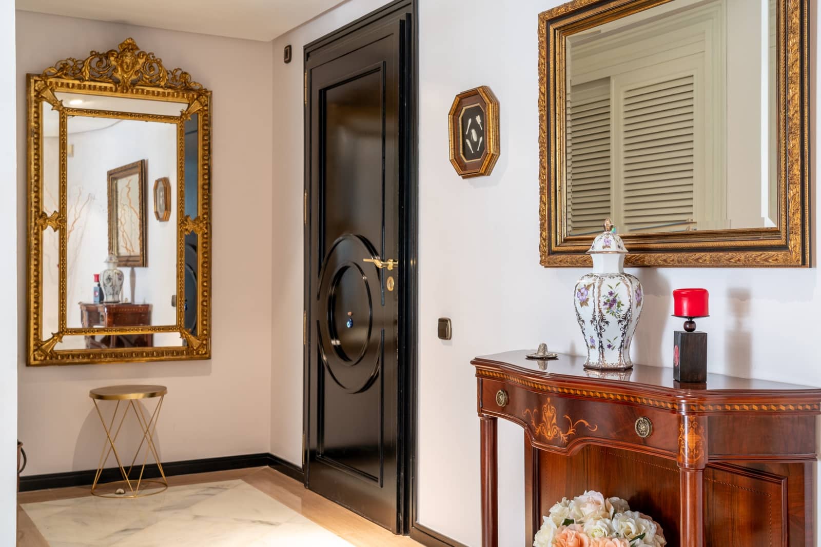 4 bedroom Apartment for sale in Marbella with pool garage - € 2,850,000 (Ref: 9232843)