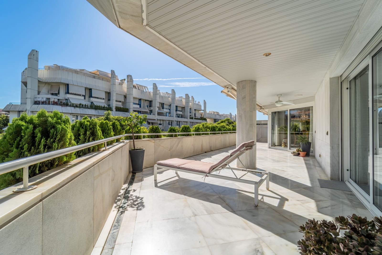 4 bedroom Apartment for sale in Marbella with pool garage - € 2,850,000 (Ref: 9232843)
