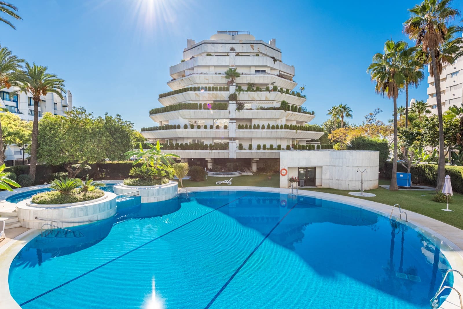 4 bedroom Apartment for sale in Marbella with pool garage - € 2,850,000 (Ref: 9232843)