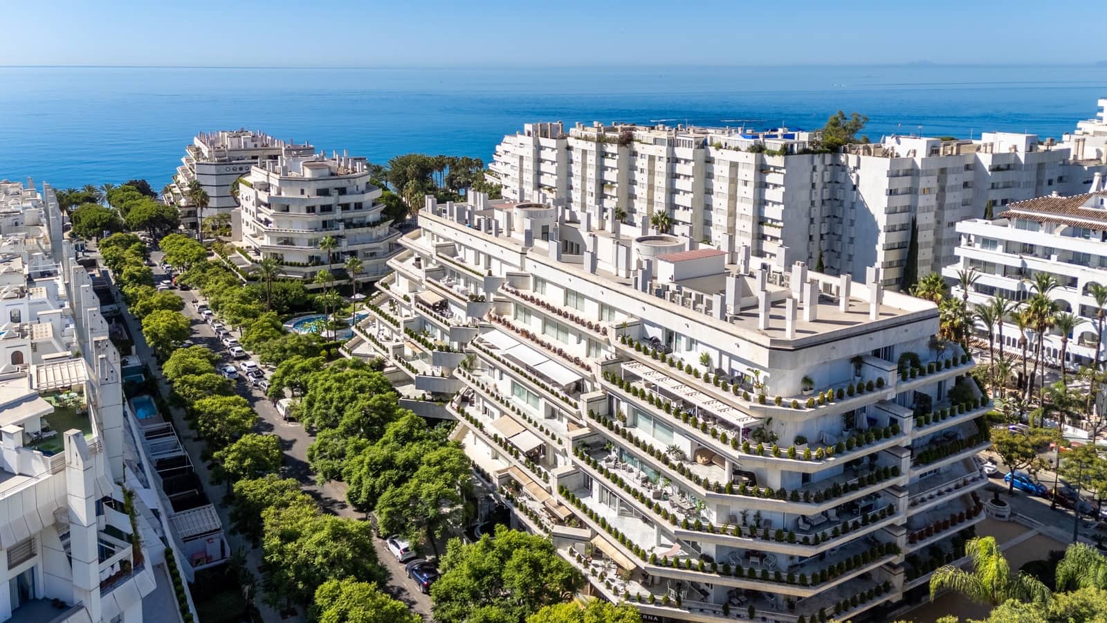 4 bedroom Apartment for sale in Marbella with pool garage - € 2,850,000 (Ref: 9232843)