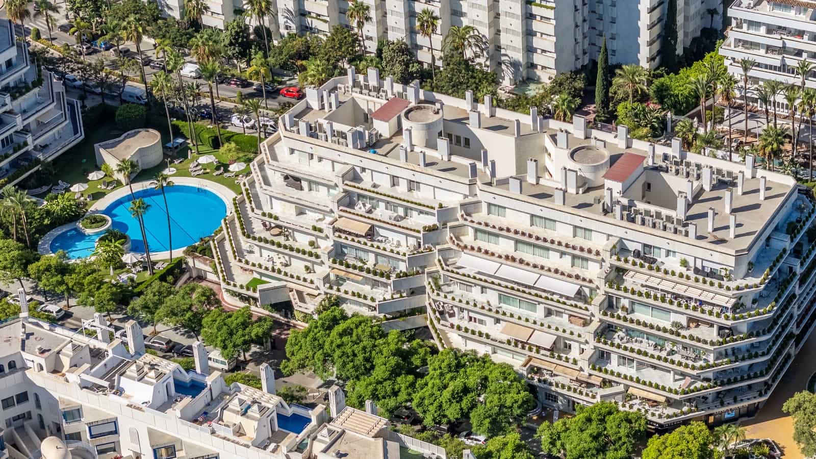 4 bedroom Apartment for sale in Marbella with pool garage - € 2,850,000 (Ref: 9232843)