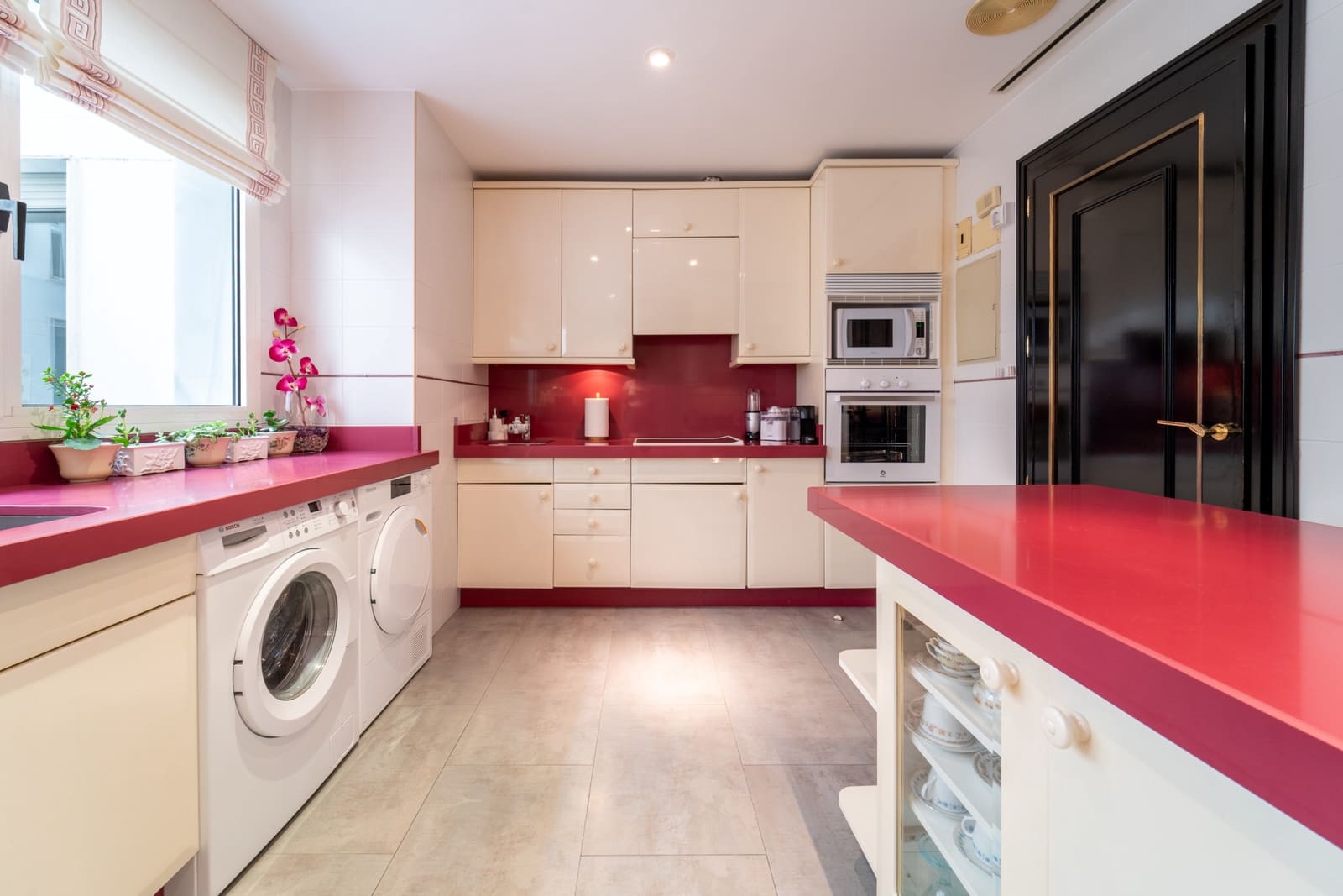 4 bedroom Apartment for sale in Marbella with pool garage - € 2,650,000 (Ref: 9232843)
