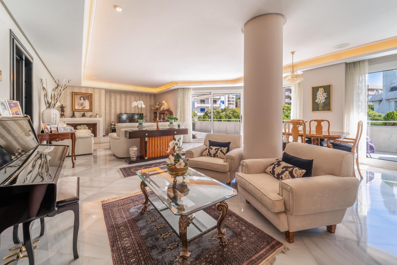 4 bedroom Apartment for sale in Marbella with pool garage - € 2,650,000 (Ref: 9232843)