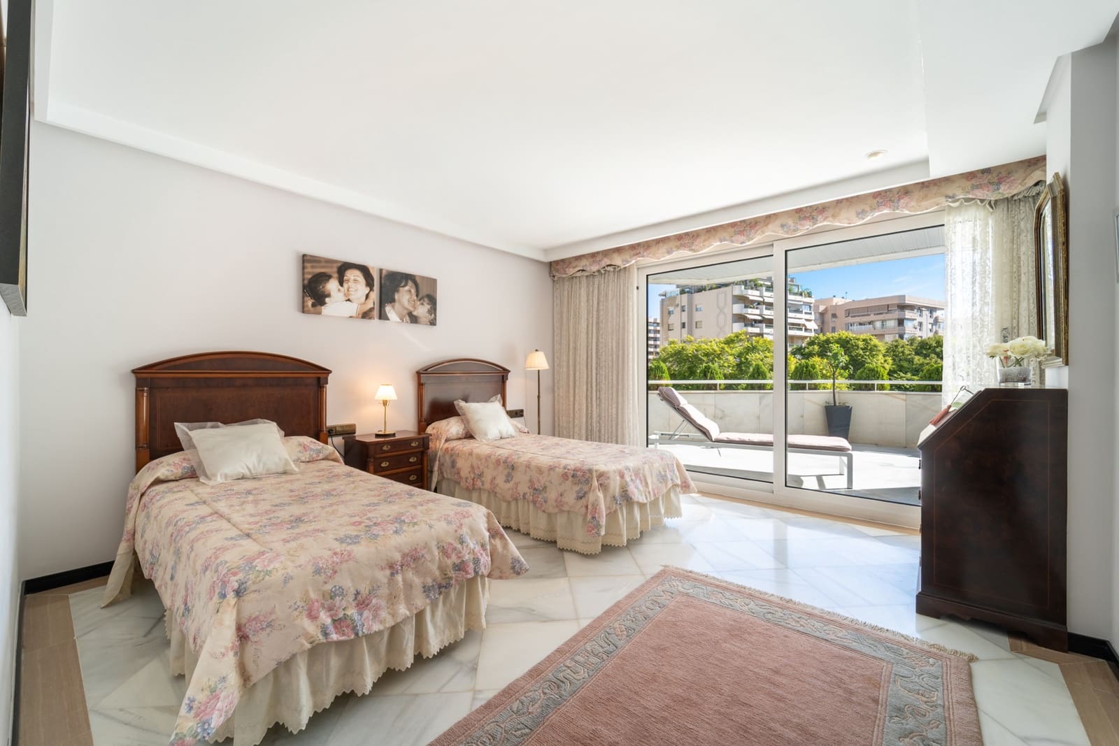 4 bedroom Apartment for sale in Marbella with pool garage - € 2,650,000 (Ref: 9232843)