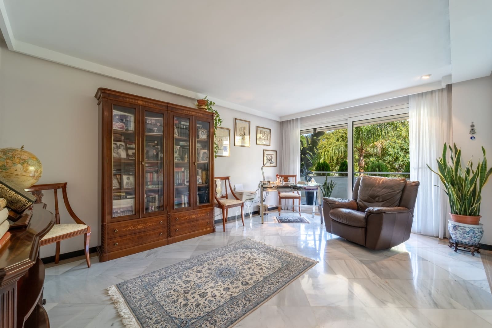 4 bedroom Apartment for sale in Marbella with pool garage - € 2,650,000 (Ref: 9232843)
