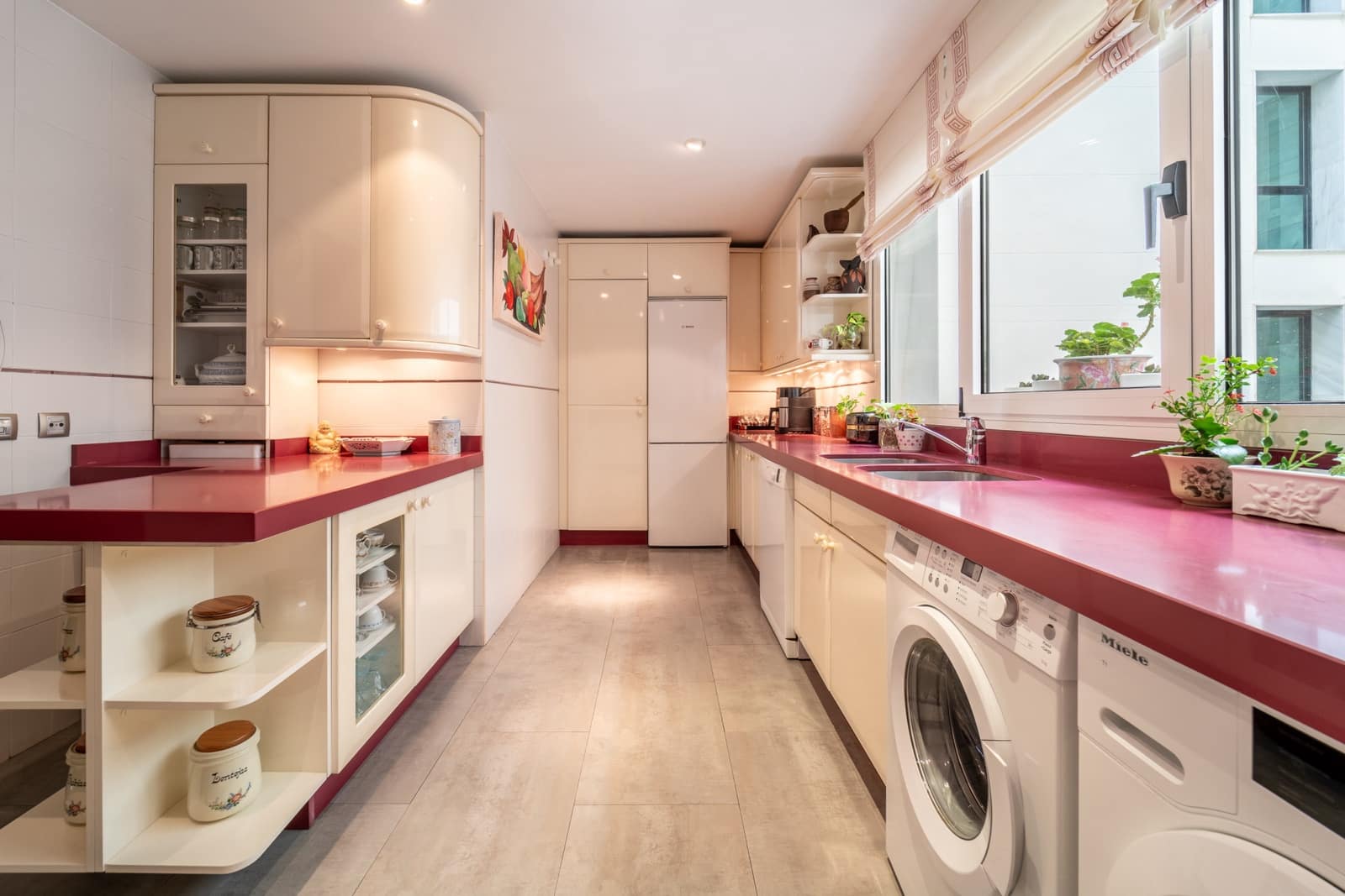 4 bedroom Apartment for sale in Marbella with pool garage - € 2,650,000 (Ref: 9232843)