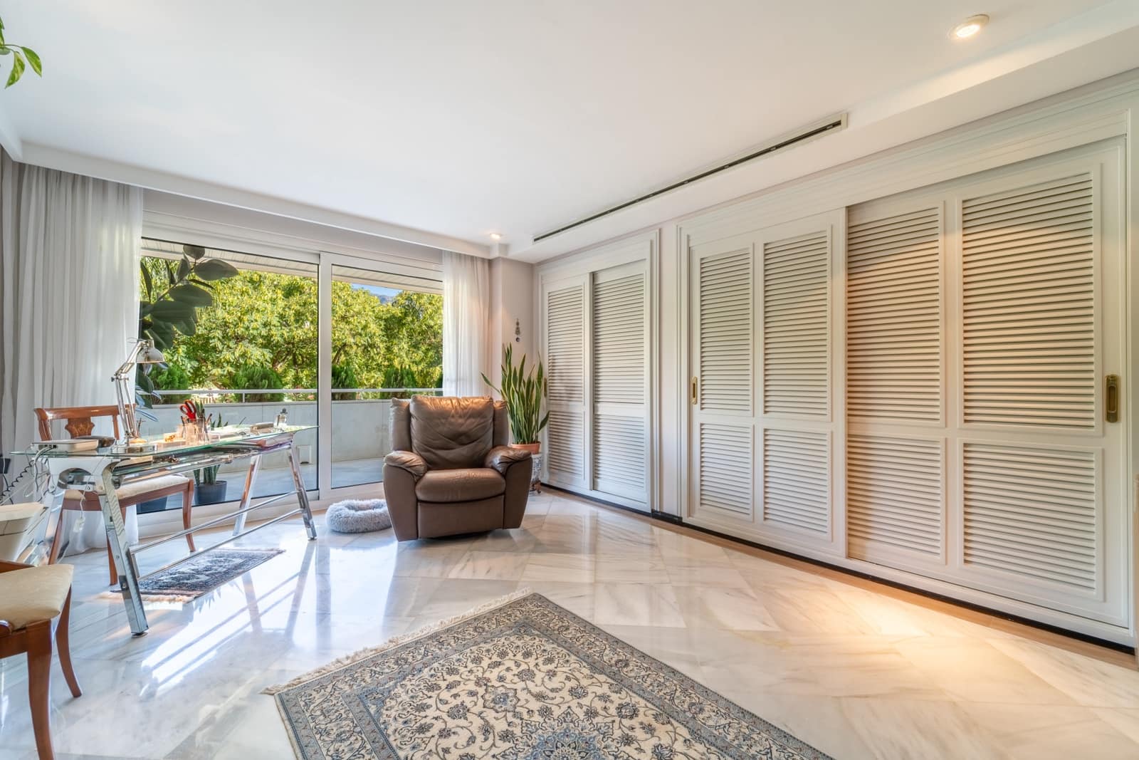 4 bedroom Apartment for sale in Marbella with pool garage - € 2,650,000 (Ref: 9232843)