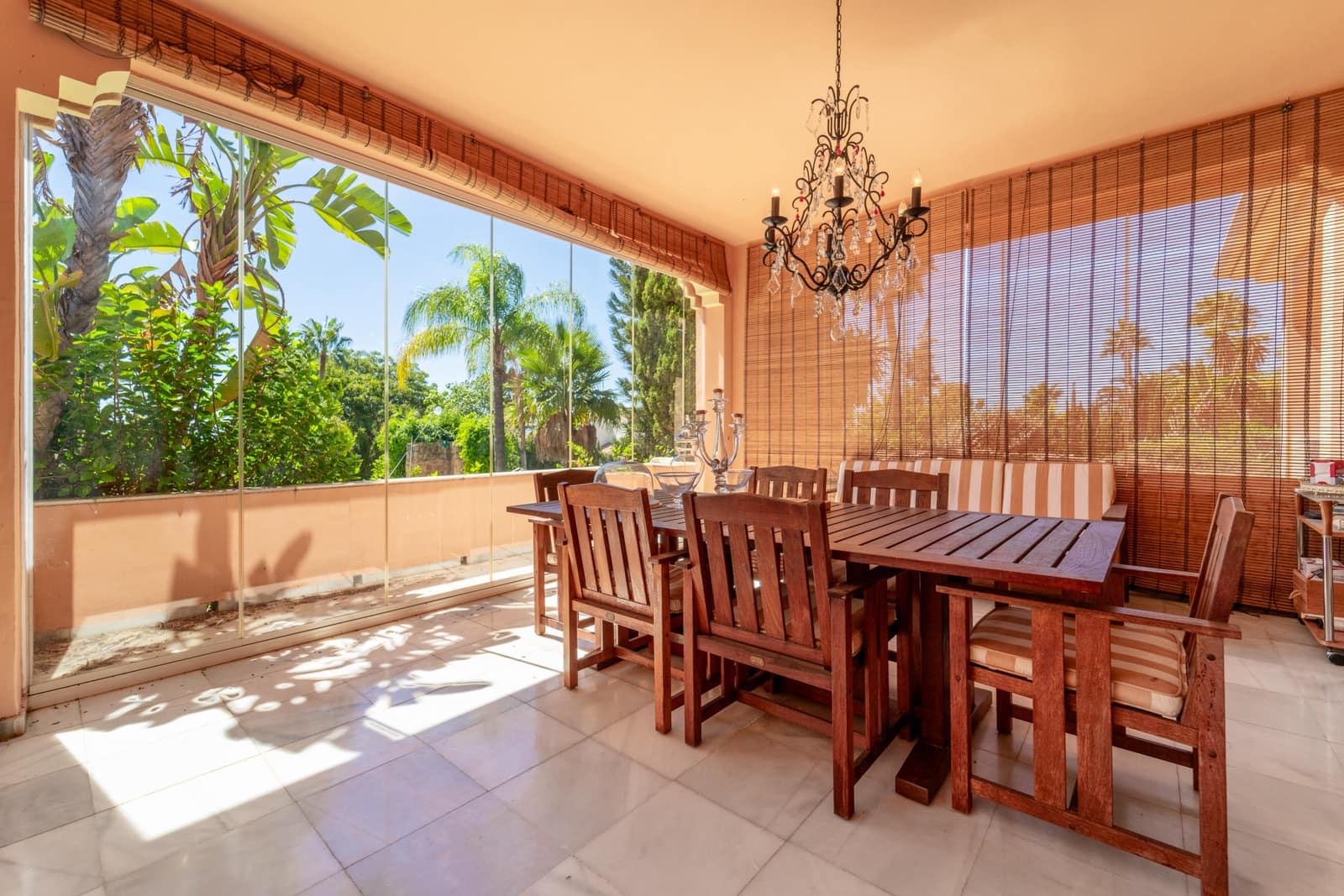 Chalet de 4 habitaciones en Marbella en venta con piscina garaje - 3.750.000 € (Ref: 9232844)