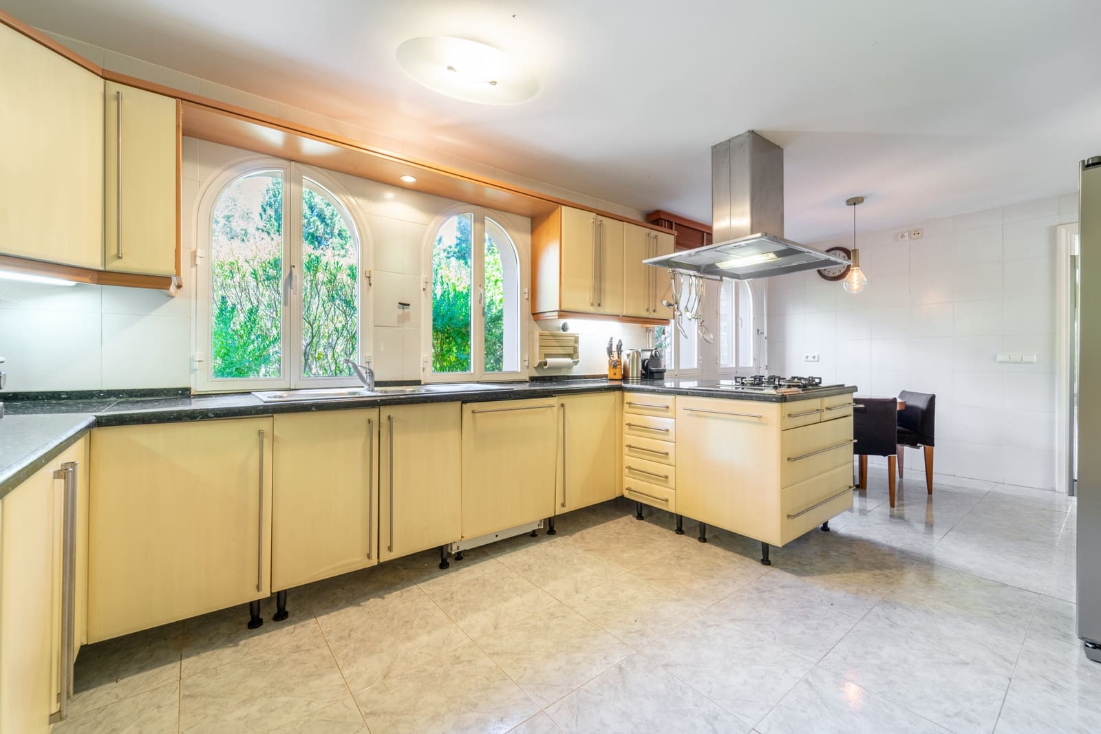 Chalet de 4 habitaciones en Marbella en venta con piscina garaje - 3.750.000 € (Ref: 9232844)