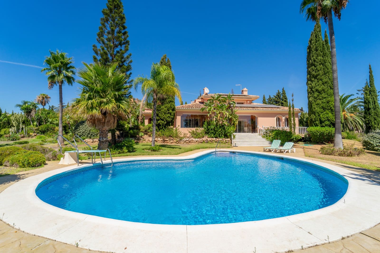 Chalet de 4 habitaciones en Marbella en venta con piscina garaje - 3.750.000 € (Ref: 9232844)