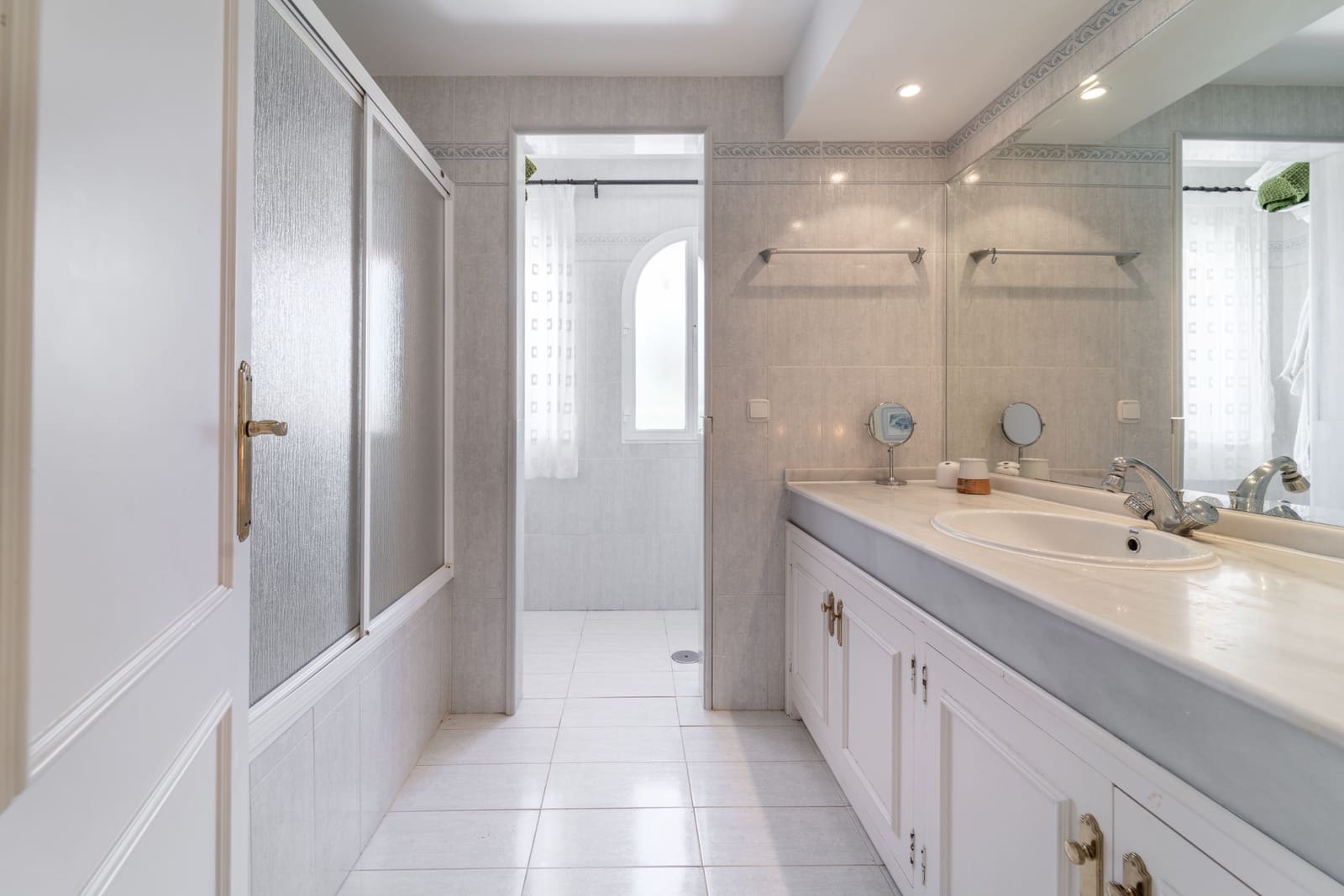 4 Zimmer Villa zu verkaufen in Marbella mit Pool Garage - 3.750.000 € (Ref: 9232844)