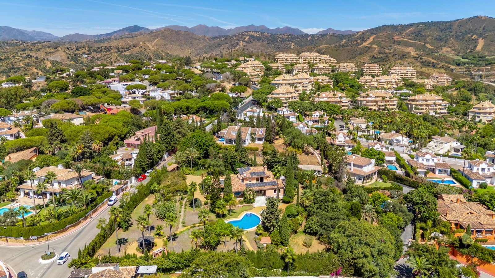 4 Zimmer Villa zu verkaufen in Marbella mit Pool Garage - 3.750.000 € (Ref: 9232844)
