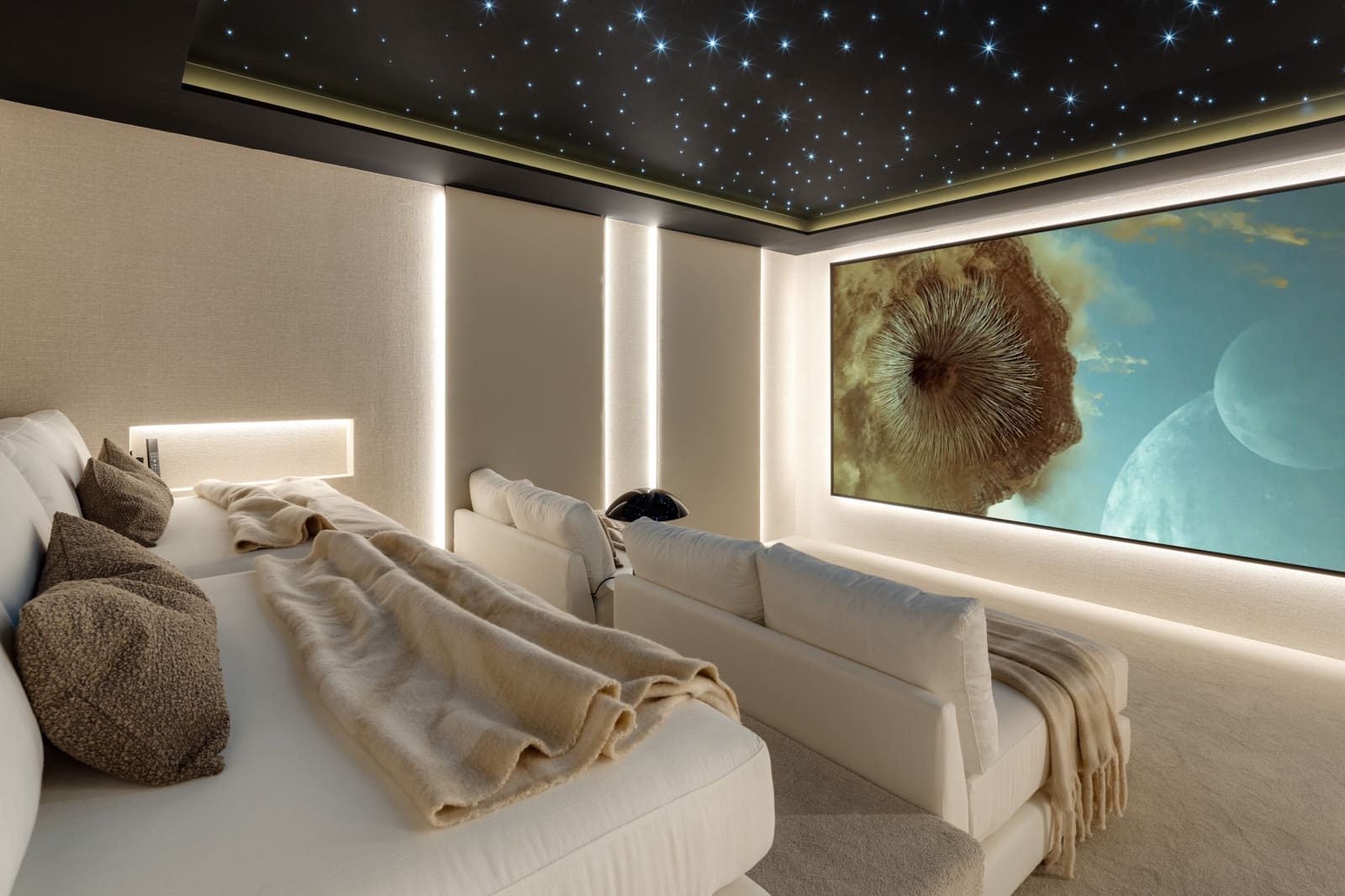 5 slaapkamer Villa te koop in Nueva Andalucia met zwembad garage - € 8.595.000 (Ref: 9269327)