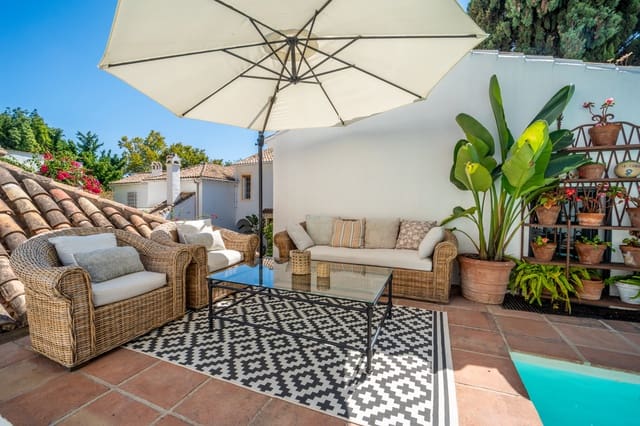 3 chambre Villa/Maison Semi-Mitoyenne à vendre à Marbella avec piscine - 1 100 000 € (Ref: 9281190)