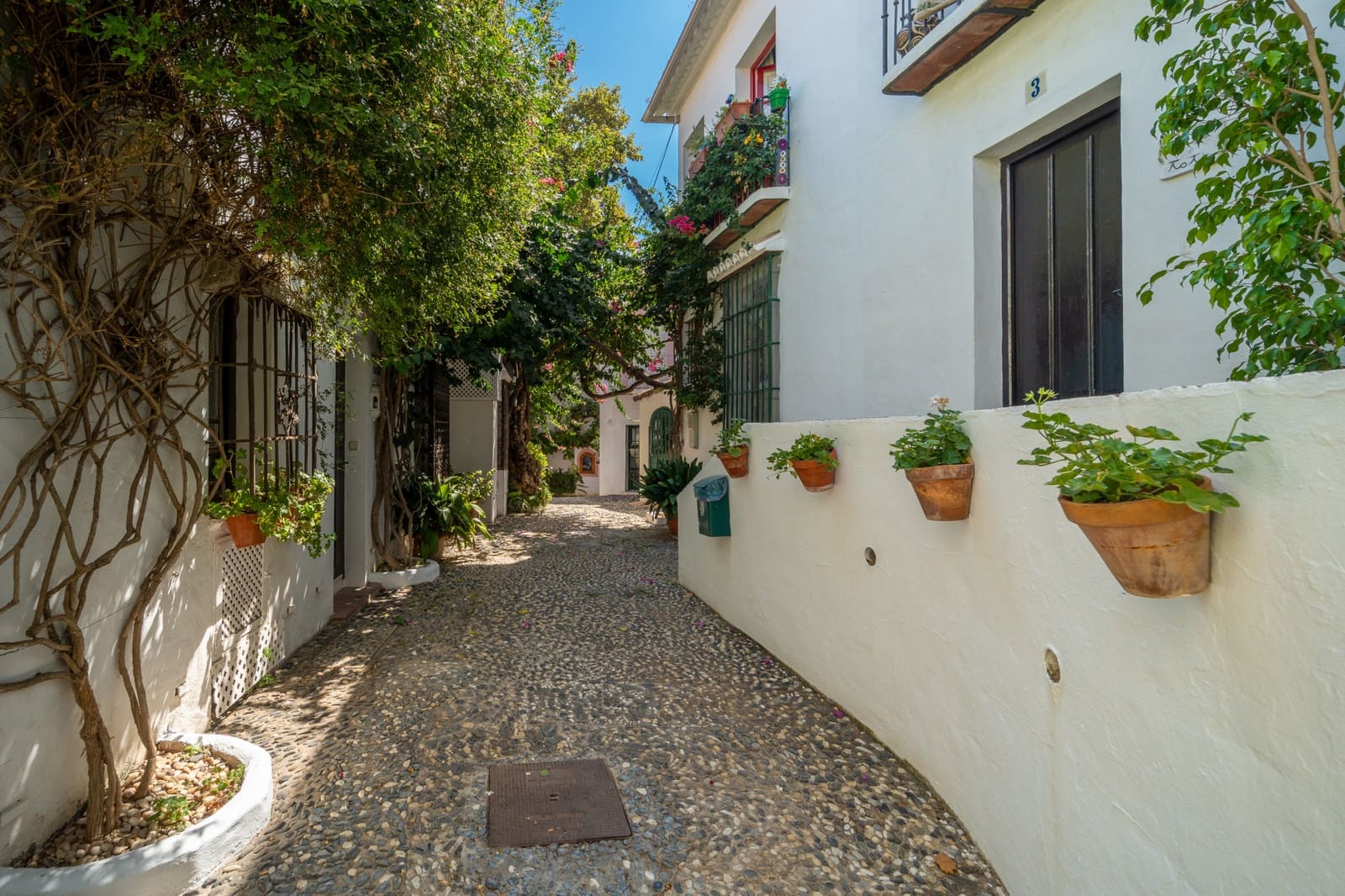 3 slaapkamer Halfvrijstaande villa te koop in Marbella met zwembad - € 1.100.000 (Ref: 9281190)