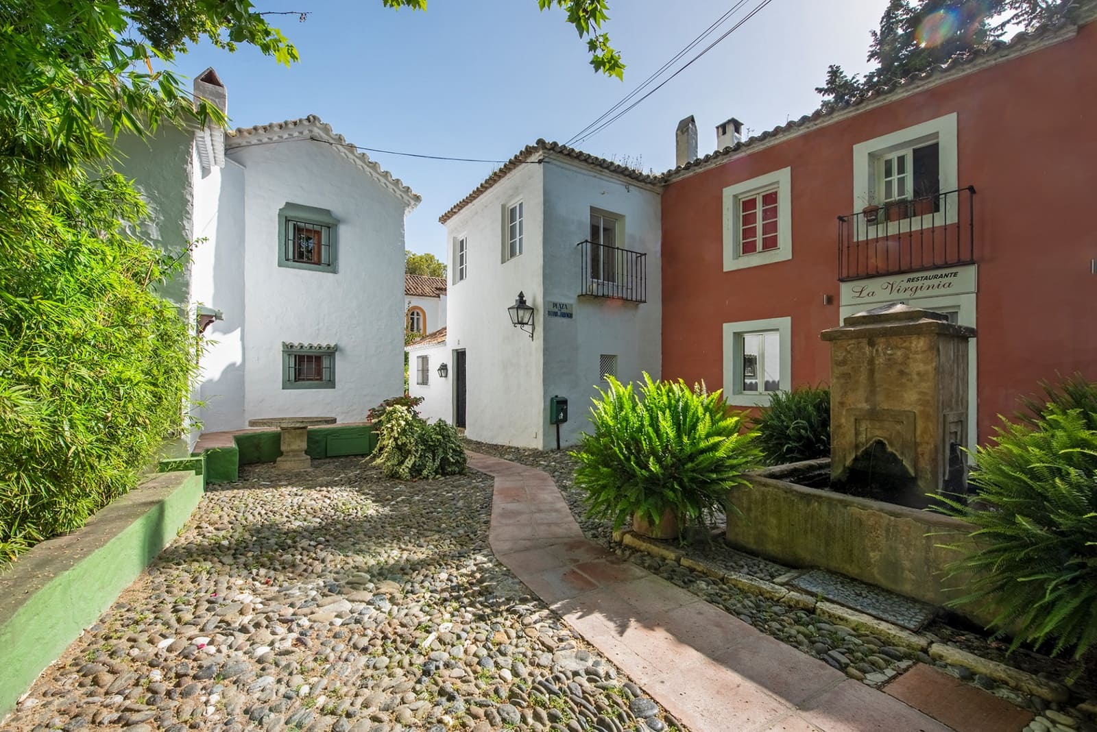 3 slaapkamer Halfvrijstaande villa te koop in Marbella met zwembad - € 1.100.000 (Ref: 9281190)