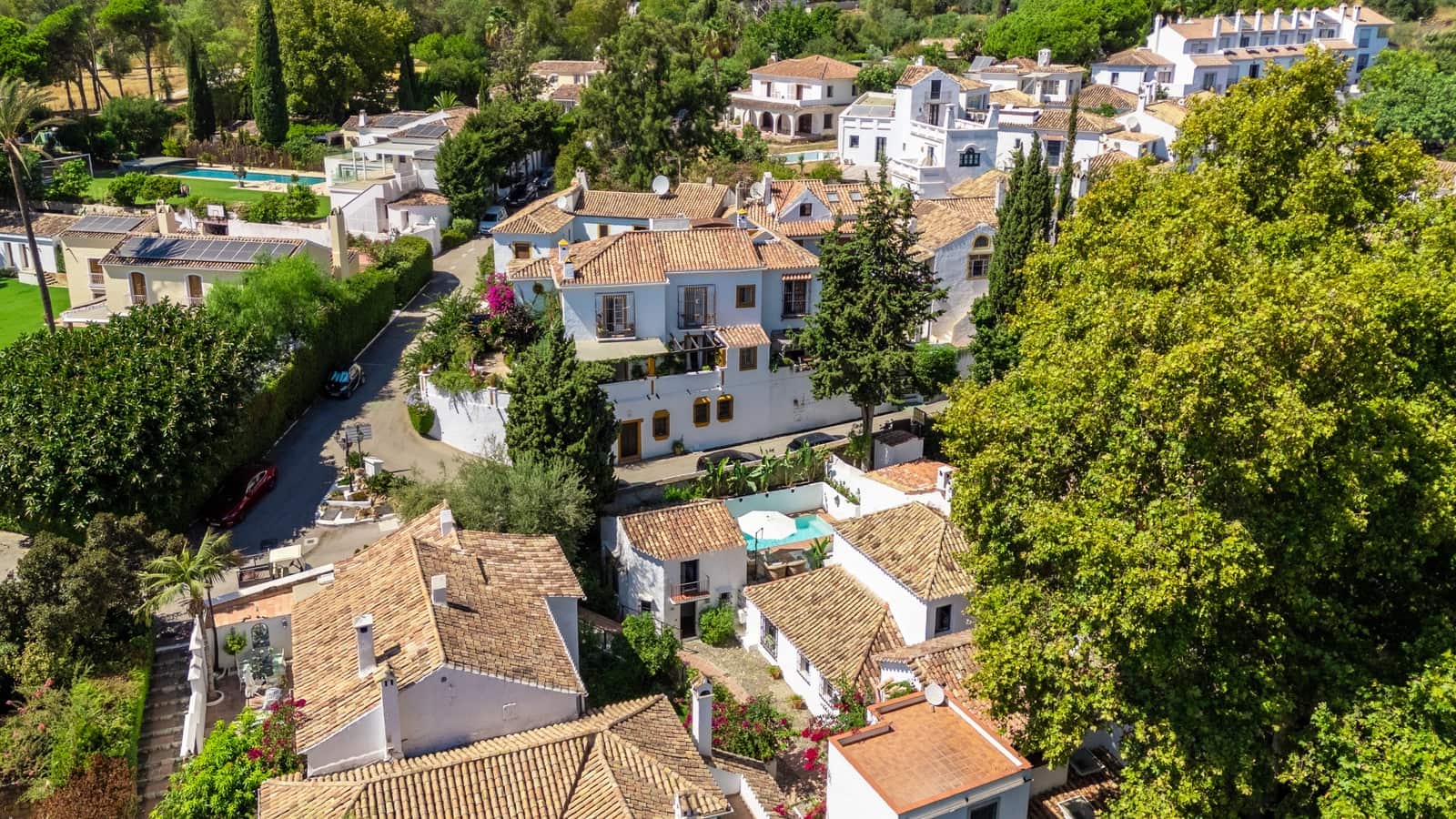 3 slaapkamer Halfvrijstaande villa te koop in Marbella met zwembad - € 1.100.000 (Ref: 9281190)