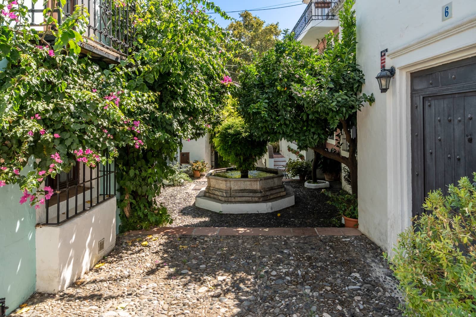 3 slaapkamer Halfvrijstaande villa te koop in Marbella met zwembad - € 1.100.000 (Ref: 9281190)