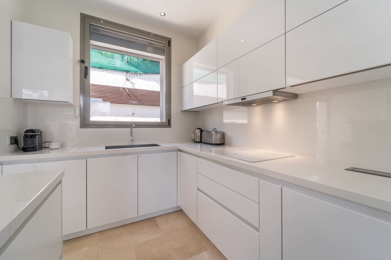 5 soveværelse Villa til leje i La Quinta med swimmingpool - € 10.500 (Ref: 9289641)