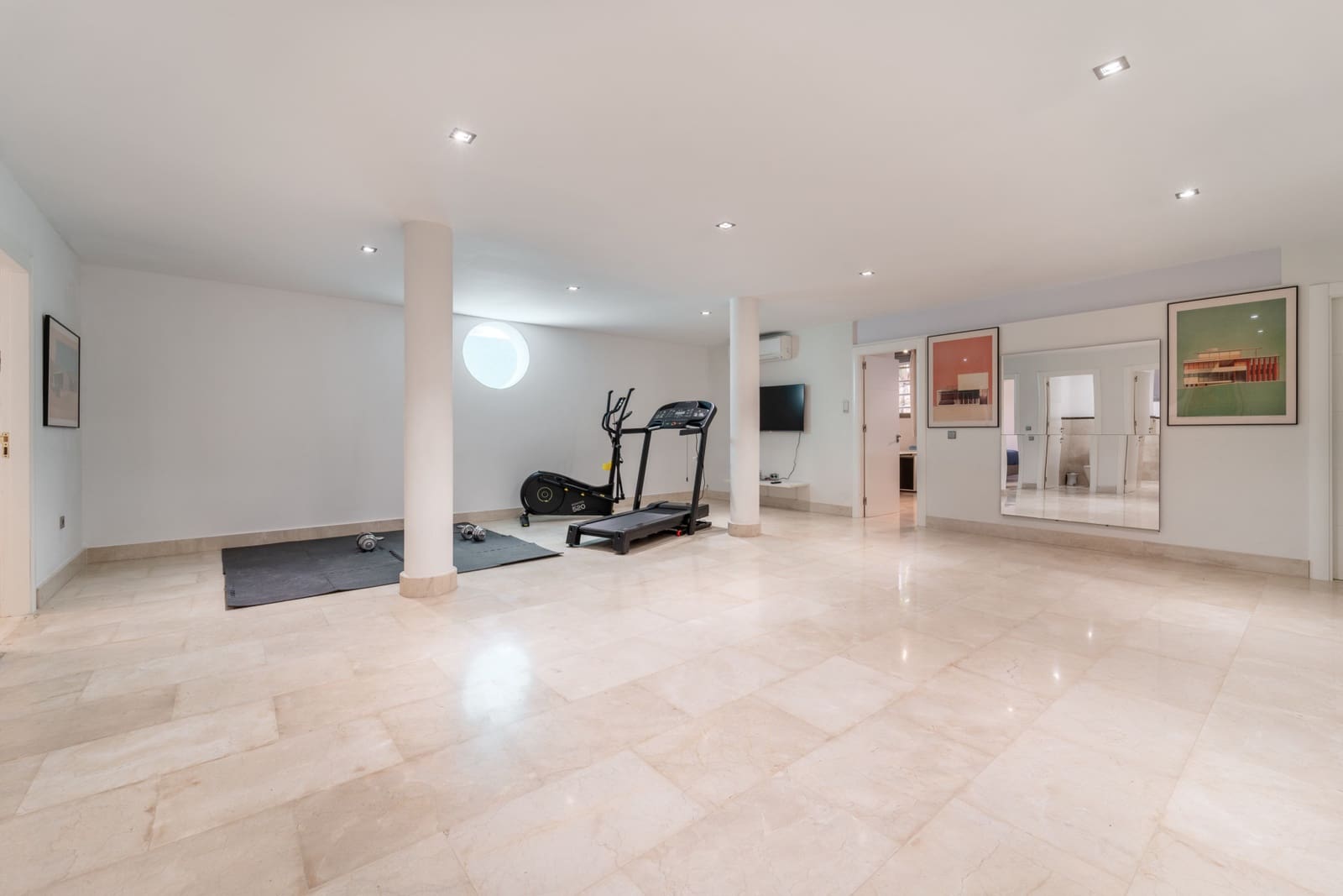 5 soveværelse Villa til leje i La Quinta med swimmingpool - € 10.500 (Ref: 9289641)