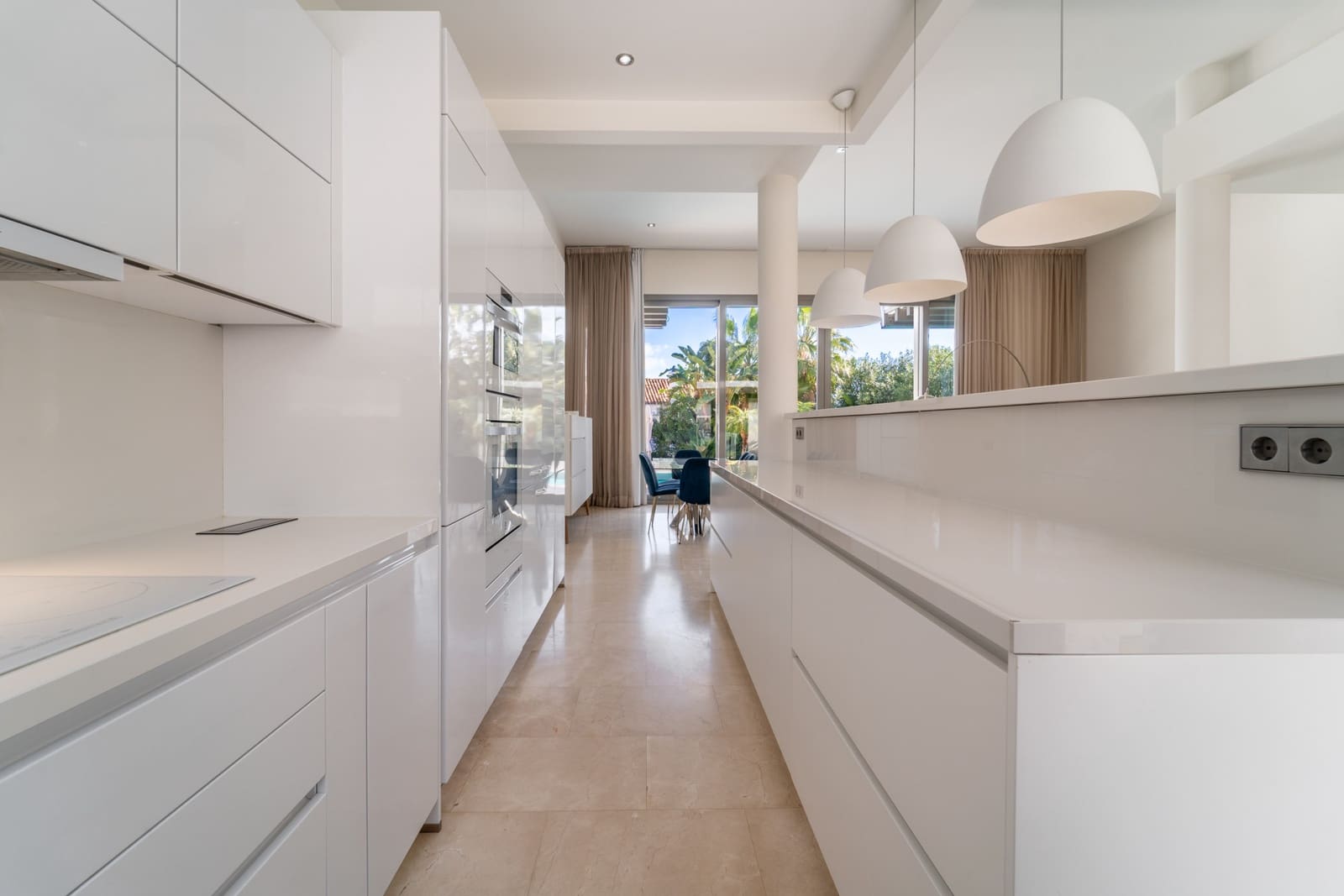 5 soveværelse Villa til leje i La Quinta med swimmingpool - € 10.500 (Ref: 9289641)