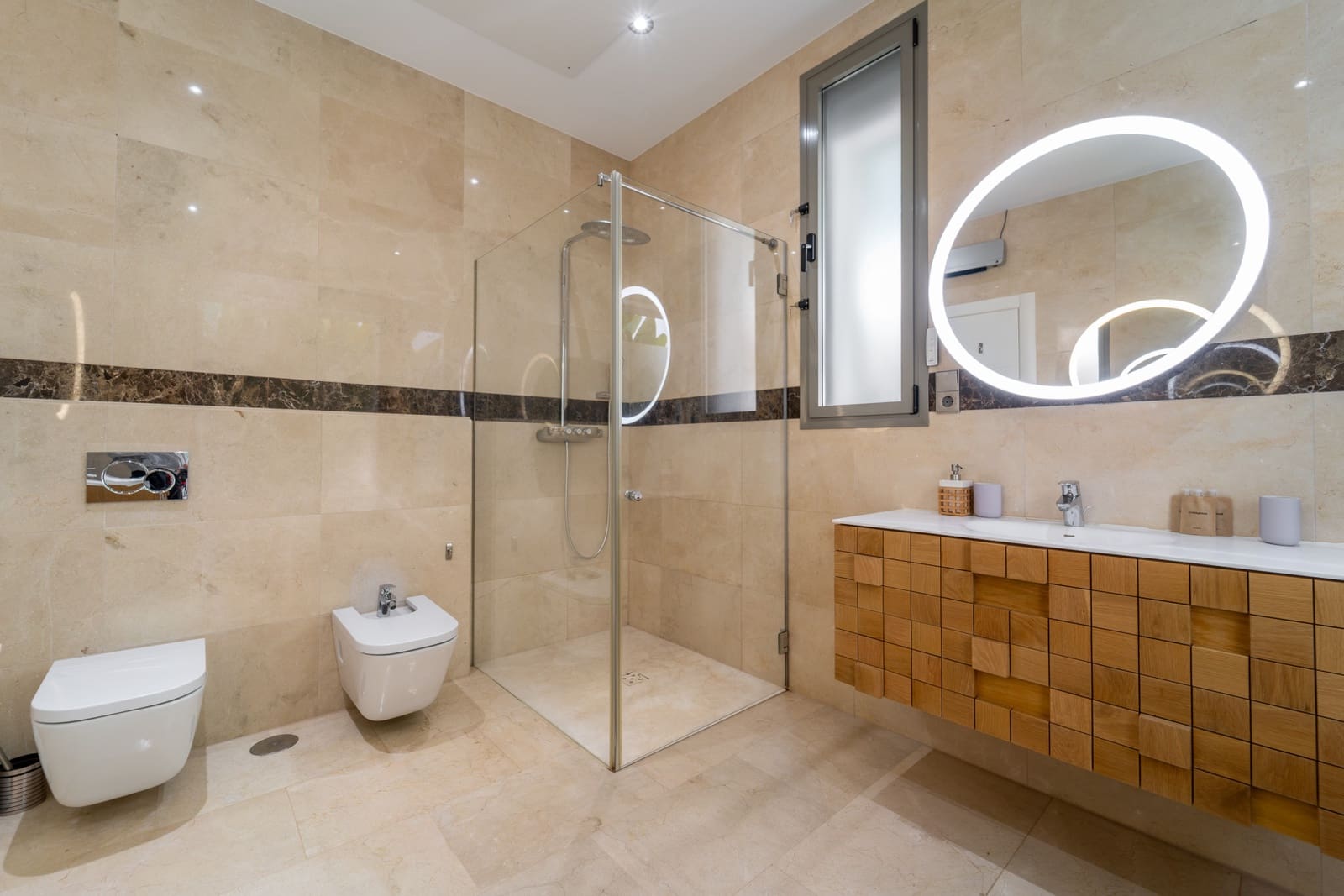 5 soveværelse Villa til leje i La Quinta med swimmingpool - € 10.500 (Ref: 9289641)