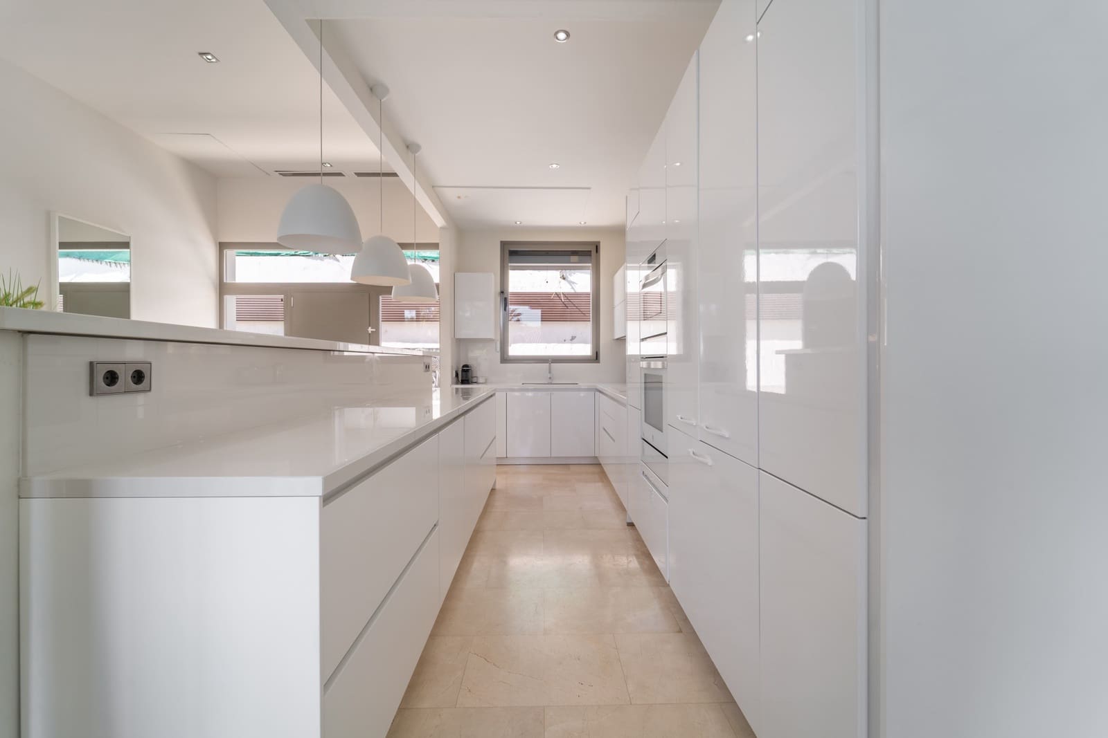 5 soveværelse Villa til leje i La Quinta med swimmingpool - € 10.500 (Ref: 9289641)