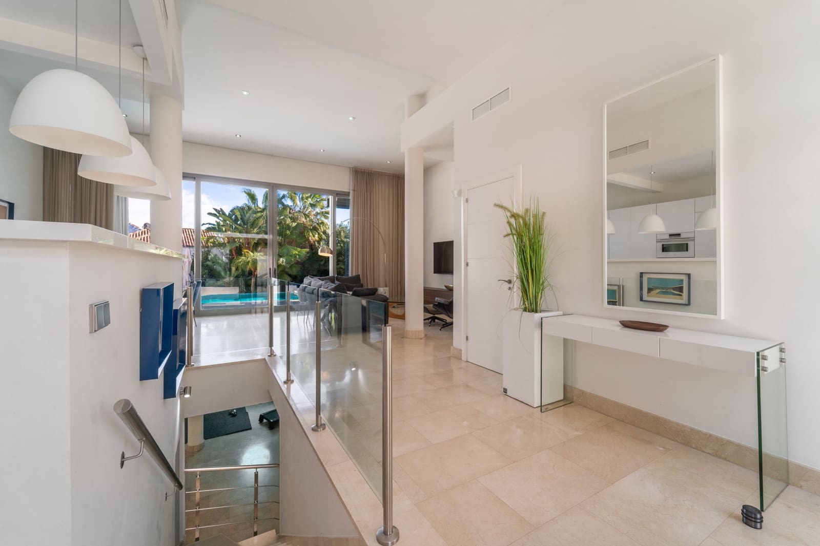 5 soveværelse Villa til leje i La Quinta med swimmingpool - € 10.500 (Ref: 9289641)