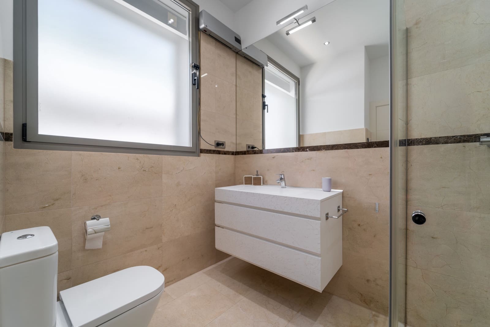 5 soveværelse Villa til leje i La Quinta med swimmingpool - € 10.500 (Ref: 9289641)