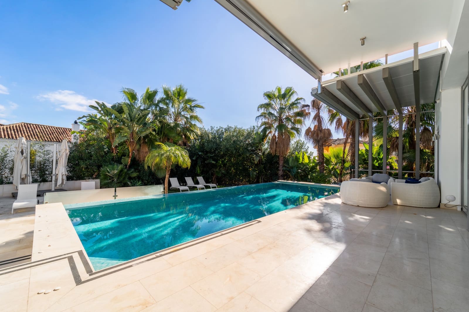 5 soveværelse Villa til leje i La Quinta med swimmingpool - € 10.500 (Ref: 9289641)