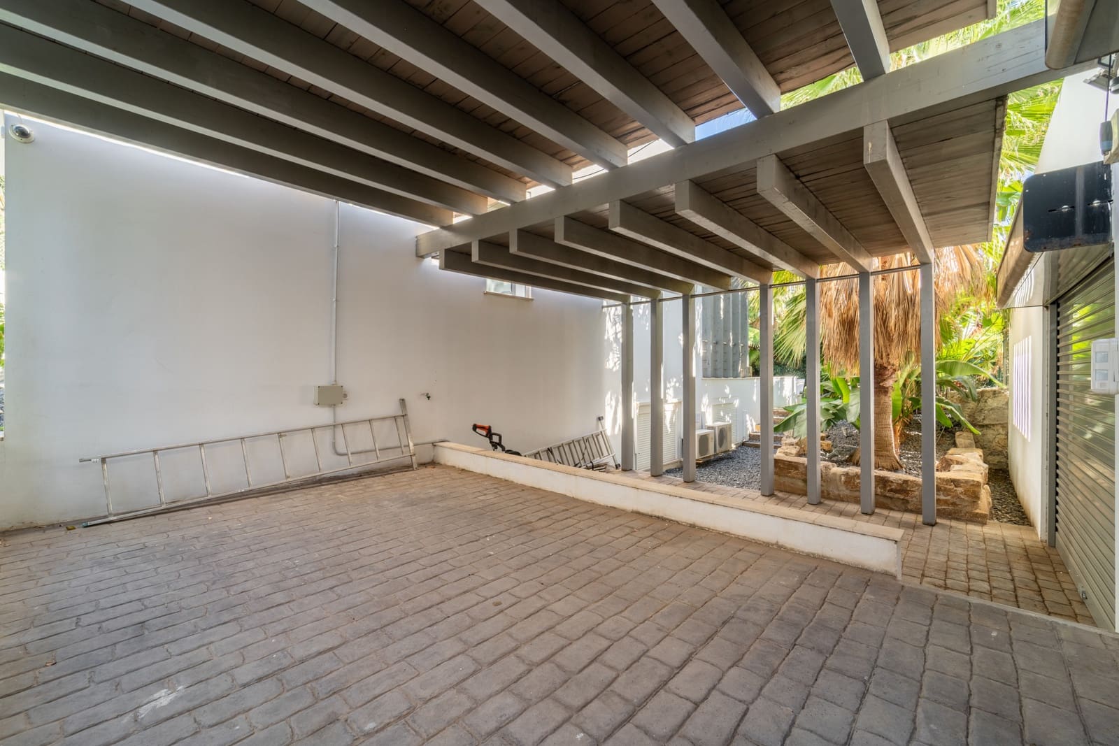 5 soveværelse Villa til leje i La Quinta med swimmingpool - € 10.500 (Ref: 9289641)